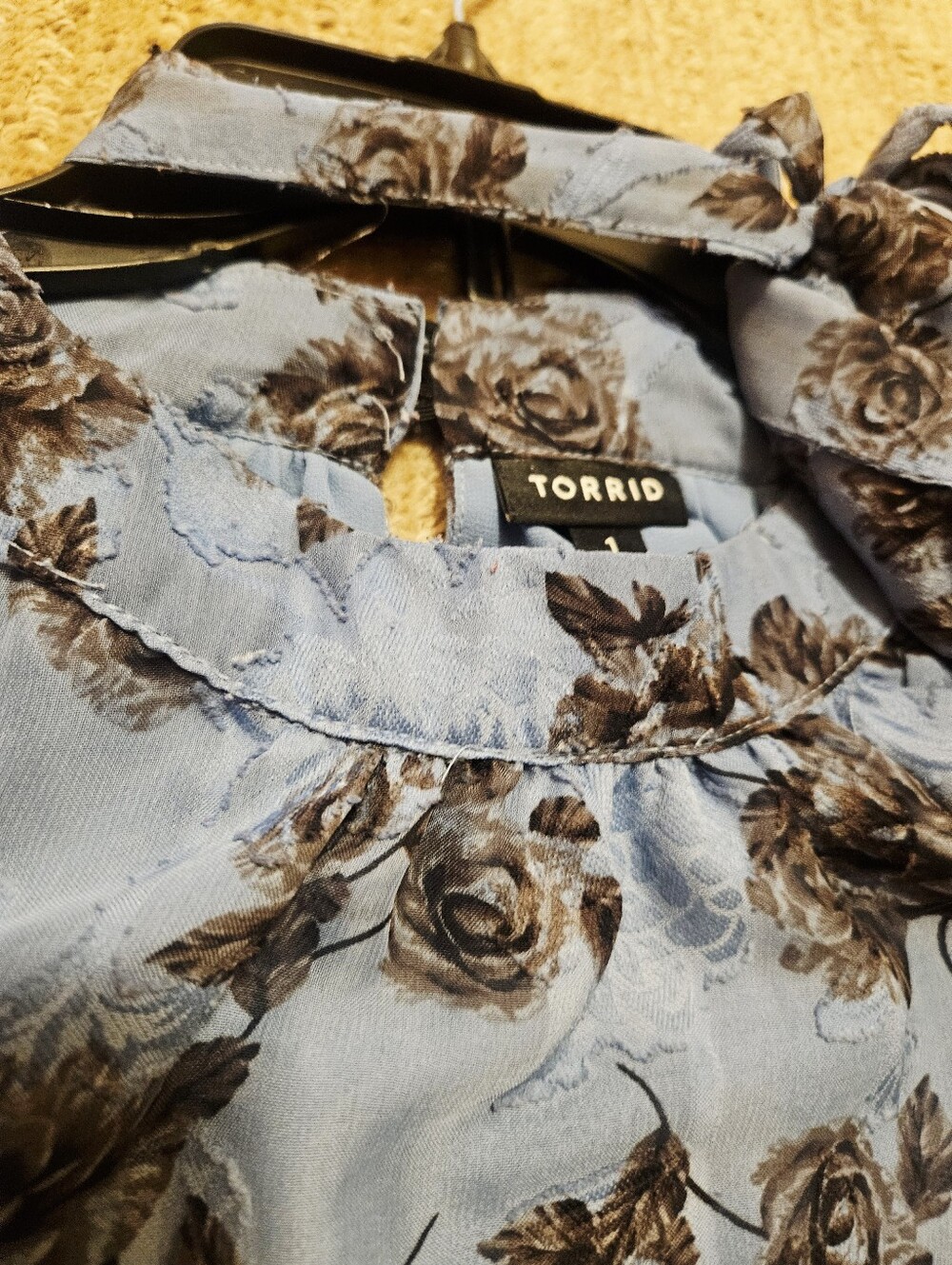 Torrid Size 1 Blue Floral Tie Neck Sleeveless Blouse | 14/16 | Romantic Feminine - Picture 6 of 15